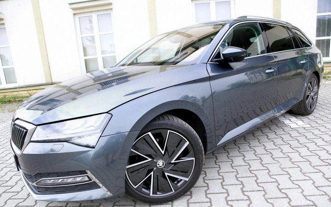 Skoda Superb cena 94900 przebieg: 120000, rok produkcji 2021 z Płock małe 596